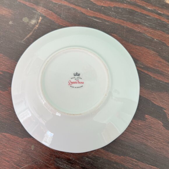 QUEEN ANNE – Yellow Roses Pattern Fine Bone China, England Gold Trim - Picture 6 of 7